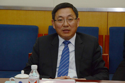 张福成副校长主持座谈会