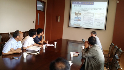 1卢志刚院长向江南大学物联网工程学院领导介绍燕山大学电气工程学院的情况