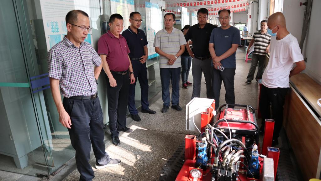 燕山大学开展新学期实验室重点部位安全检查