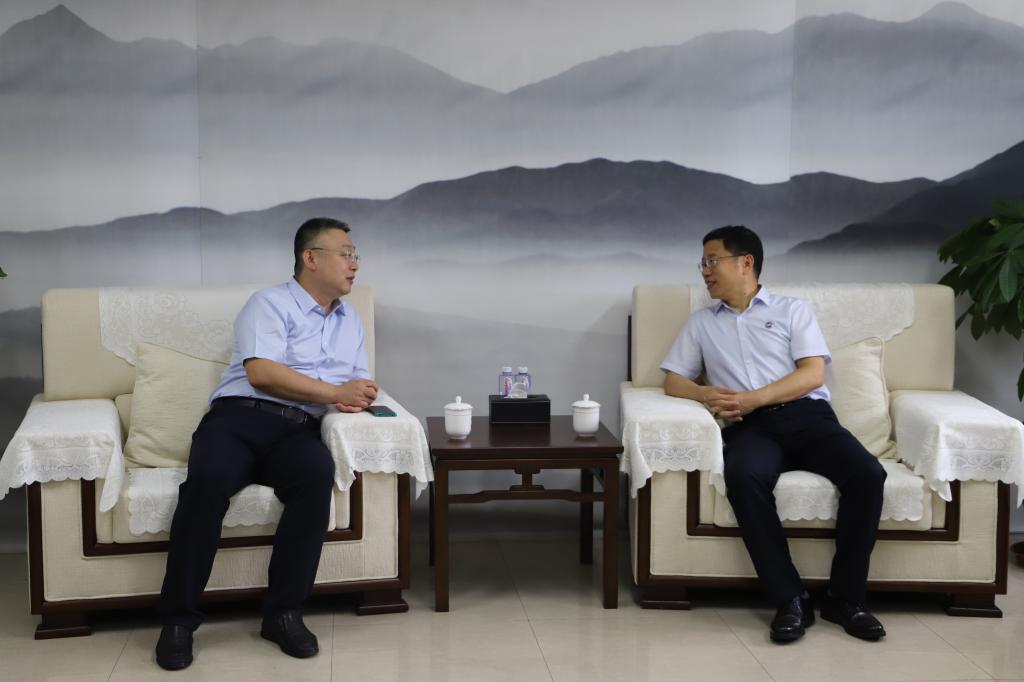 平安养老保险股份有限公司河北分公司总经理王泽恩一行来校洽谈合作事宜